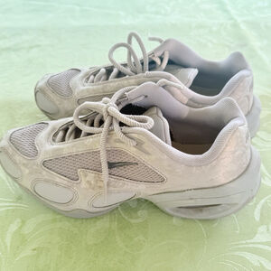 Nike Air Max Muse SE ‘Beige’ Sneakers Shoes Metallic Women’s Size 5